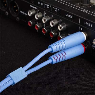 UDG Ultimate Audio Cable RCA-RCA Blue Straight