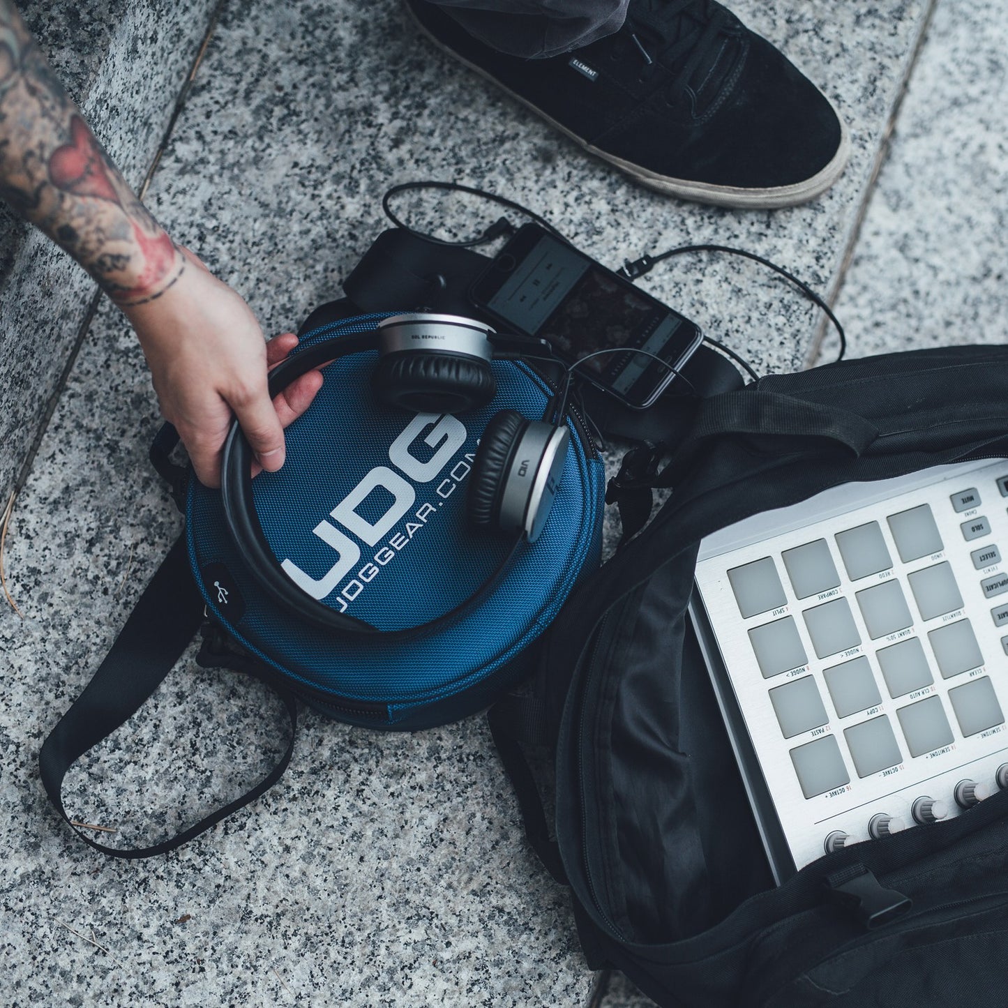 UDG Ultimate DIGI Headphone Bag