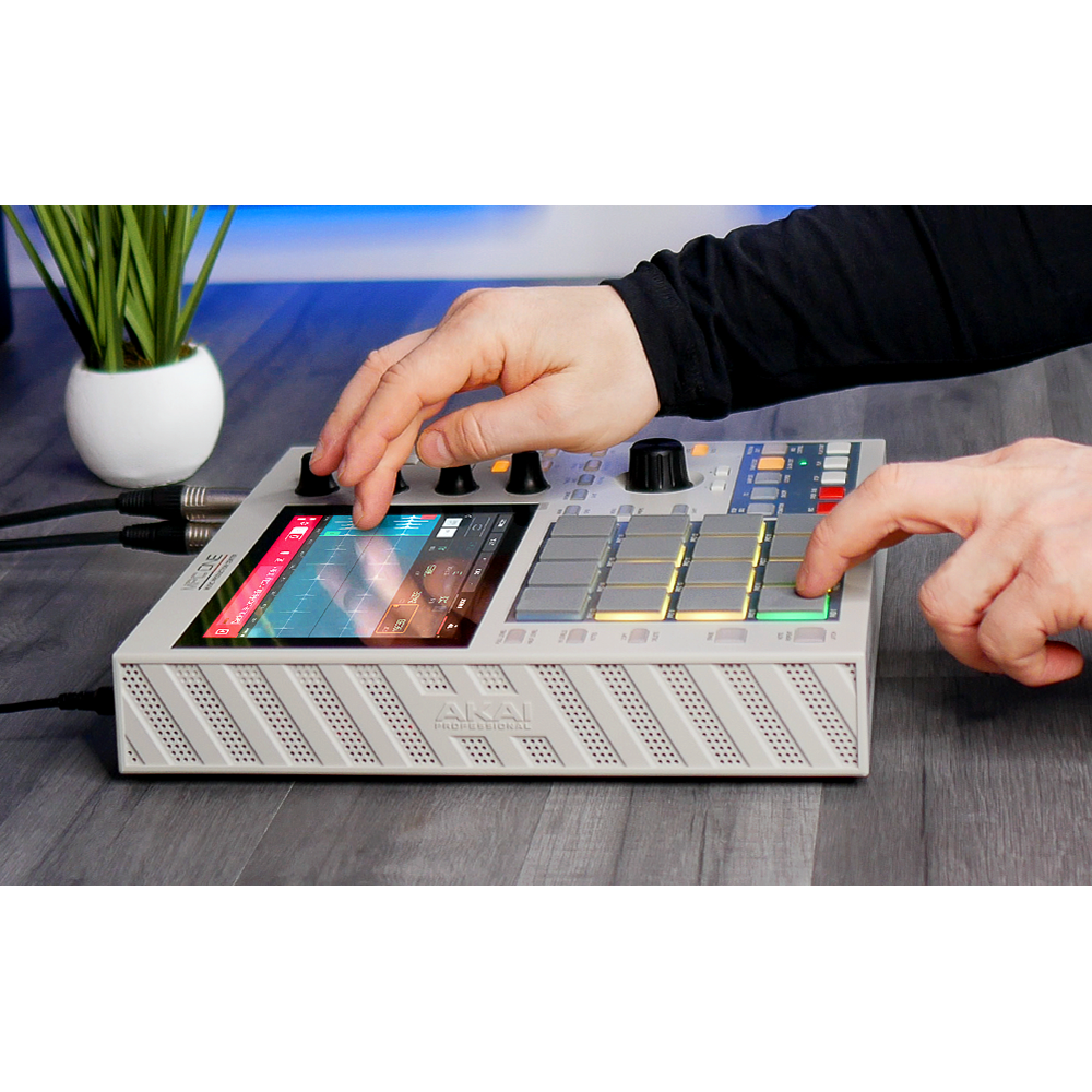 Akai MPC One-Special Retro Edition